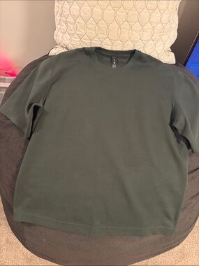lululemon athletica Men's Short Sleeve Crewneck Shirt - Forest Green